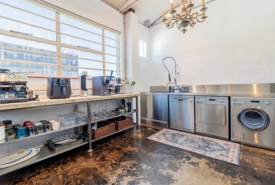 2 Bedroom Property for Sale in Woodstock Western Cape